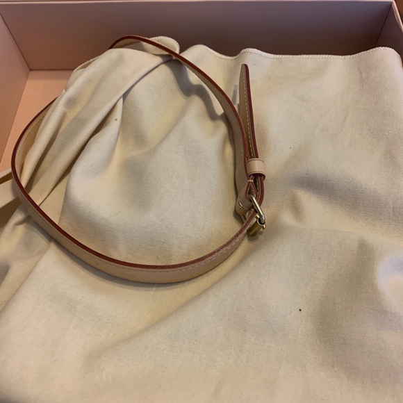 Authentic lv - Picture 2 of 8